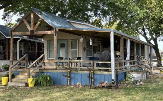 Platinum Cottage on Grand Lake O the Cherokees in NE OK.  (Cleora, Oklahoma)