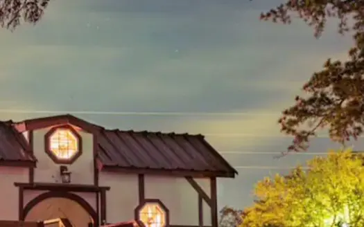 Hobbits Cottage Tiny Home, Magnolia Texas