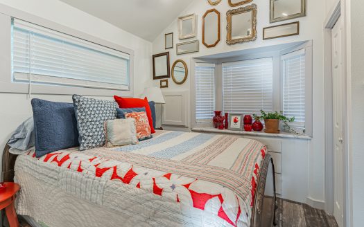 Park Model – 2022 Platinum Cottage Bayview – Houston, TX