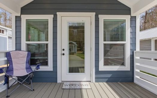 TINY HOME NEXT TO LAKE & MOUNTAINS, NORTH GEORGIA, CLAYTON, GA.