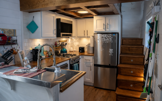 Move in Ready Tiny Home on Gorgeous Private Lot in Florida! (Suzanne)
