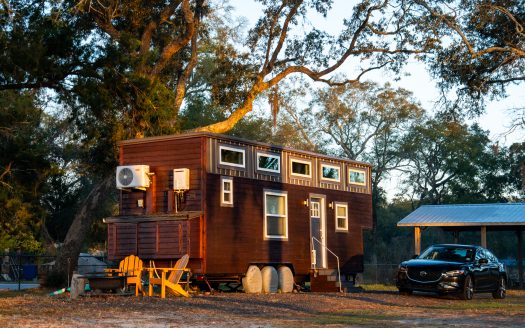Move in Ready Tiny Home on Gorgeous Private Lot in Florida! (Suzanne)