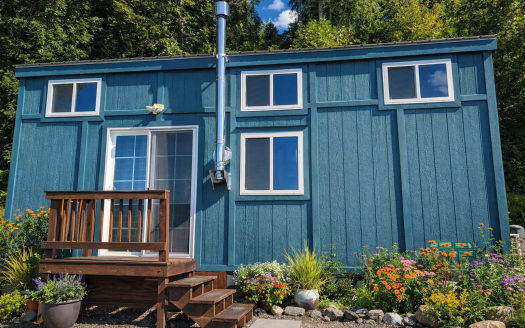 Tiny Home IN Private Community with Amazing Views of the Blue Ridge Parkway! (Jessica)