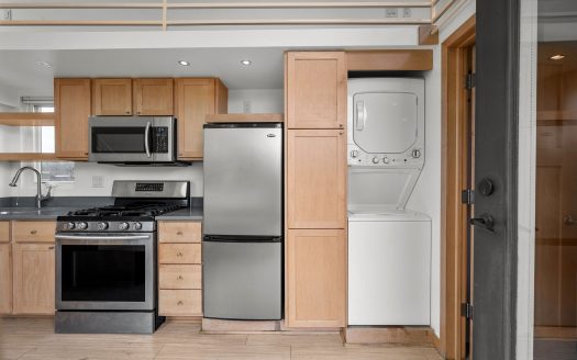 RVIA Certified Tiny Home in Tampa Bay Escape, $15K+ in Recent Upgrades (Sandra)