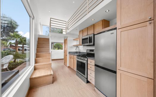 RVIA Certified Tiny Home in Tampa Bay Escape, $15K+ in Recent Upgrades (Sandra)