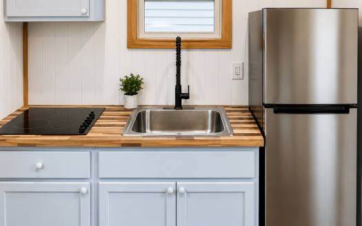 Jeff's Orange Blossom Tiny Home with Main Floor Bedroom, Open to Offers (Delivery Included)