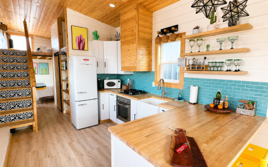Les's NOAH & THIA Western Themed Tiny Home, Fully Furnished/Turn-Key