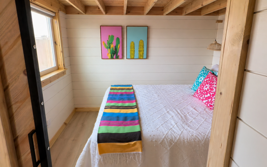 Les's NOAH & THIA Western Themed Tiny Home, Fully Furnished/Turn-Key