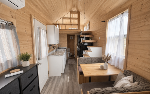 30ft Tiny Home with Washer/Dryer + 2 Lofts! (Dennis)