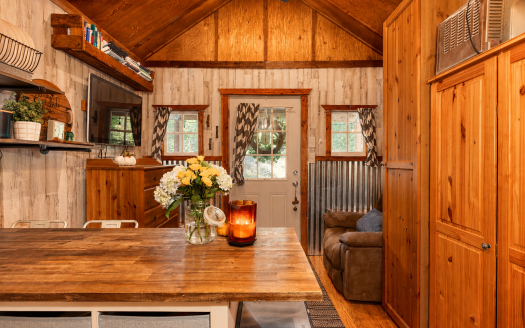 Cozy Tiny Home ADU Full of Character, Ready for Delivery! (Jennifer)