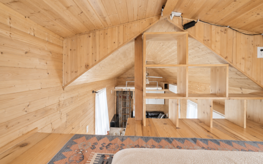 30ft Tiny Home with Washer/Dryer + 2 Lofts! (Dennis)