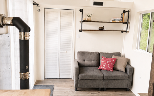 Tiny Home IN Private Community with Amazing Views of the Blue Ridge Parkway! (Jessica)