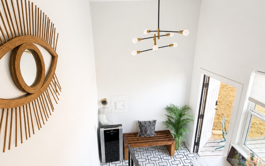 Jeremy's Black Beauty Fully Furnished Tiny Home, Successful Airbnb Rental!