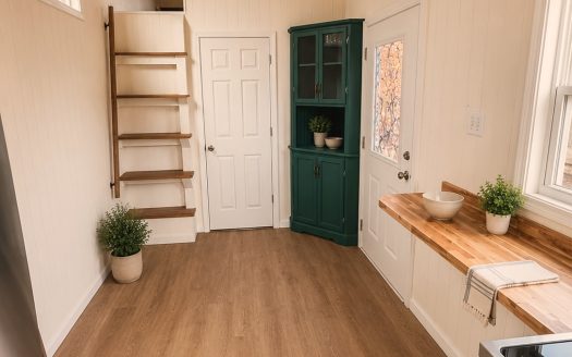 Charming Double lofted Tiny Home with Washer/Dryer included!