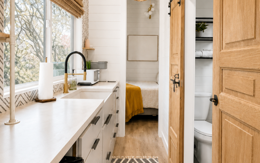 NOAH Certified Tiny Home, Successful Airbnb/Vrbo Rental by Travis