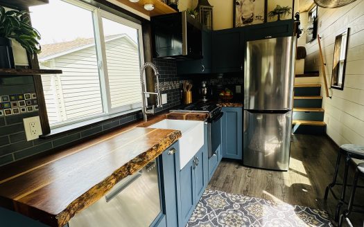 Cold-Weather Tiny House – NOAH Certified – Parking Available – Clear Lake, Iowa