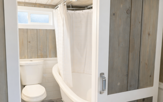 Charming 2017 Tiny Home with Spacious Loft in California (Cheryl)