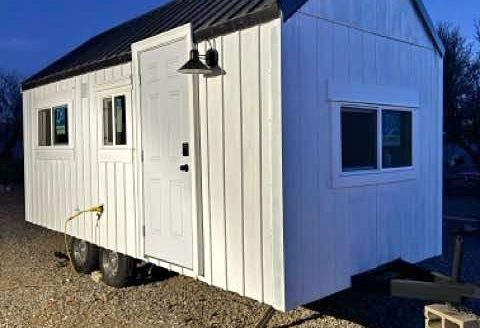 Beautiful Fully Equipped Tiny Home on Wheels in Sierra Vista Arizona