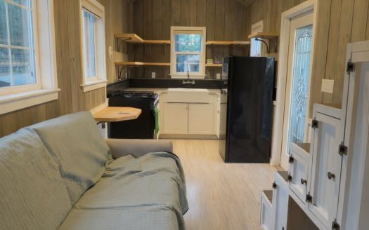 Charming 2017 Tiny Home with Spacious Loft in California (Cheryl)
