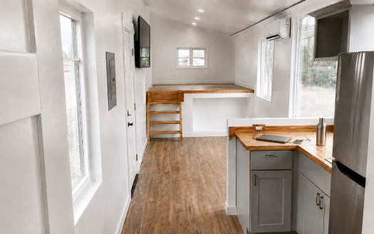 Spacious Gooseneck For Sale! Delivery Ready