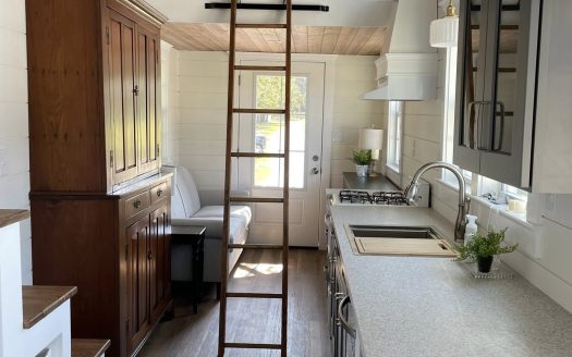 A Must See!!! Beautiful Brand New 35' Custom Built Tiny Home, Sleeps 4, Shiplap Walls, Wifi compatible, Full size appliances, Walk in shower, W/D