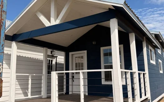 Lake House Park Model – Del Rio, Texas