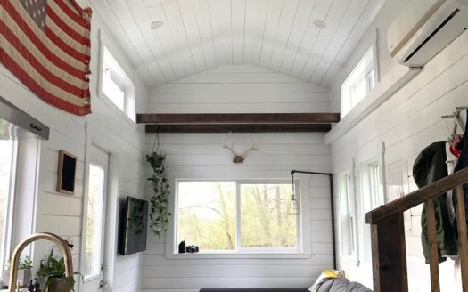 Gently Used Tiny Home on Wheels with Queen Loft and Chefs Kitchen in Franklin Tennessee